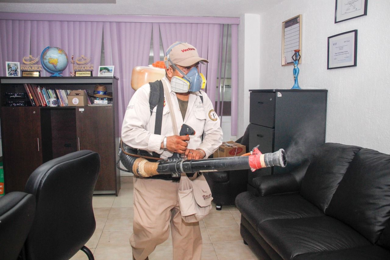 Intensa sanitización en oficinas del Palacio Municipal, Administrativo y DIF Municipal