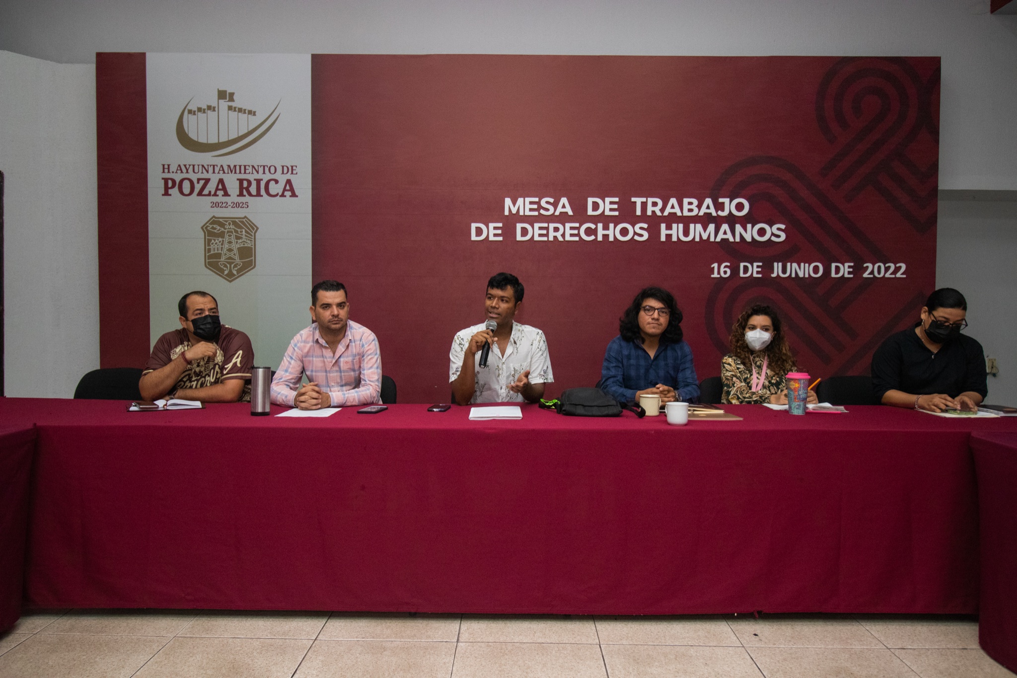 Reunión para generar estrategias de inclusión con representantes de la comunidad LGBT+