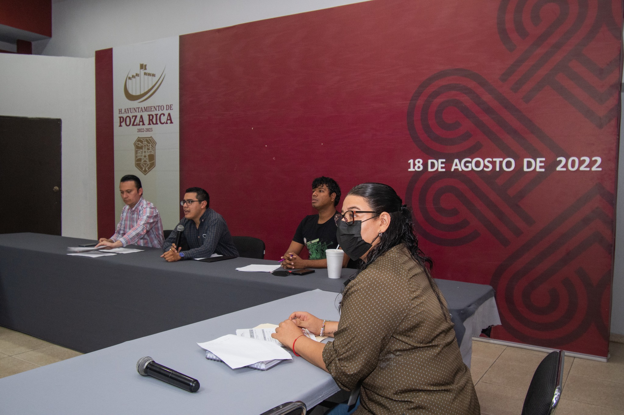 Reunión con el personal de CEEAIV sobre políticas públicas