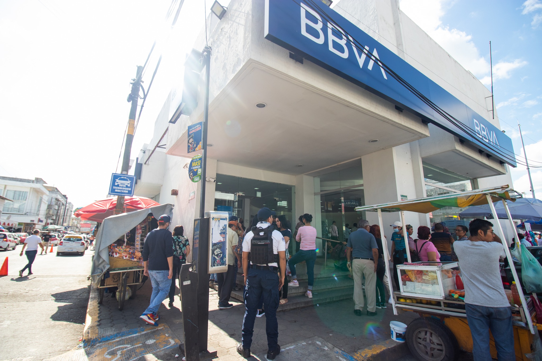 Acompañamiento policial durante retiros bancarios