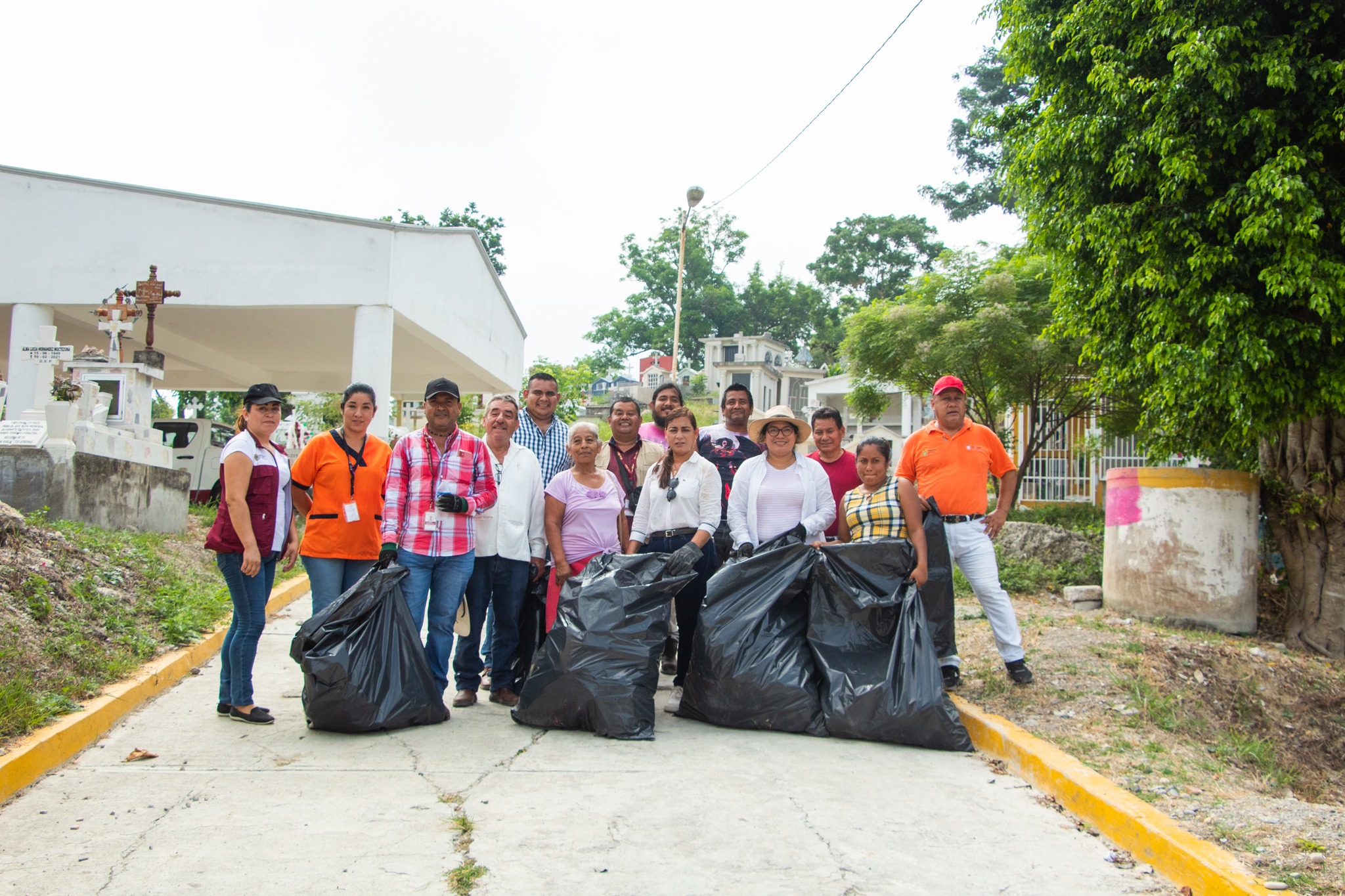 Jornada de descacharrización en el Panteón San Lucas