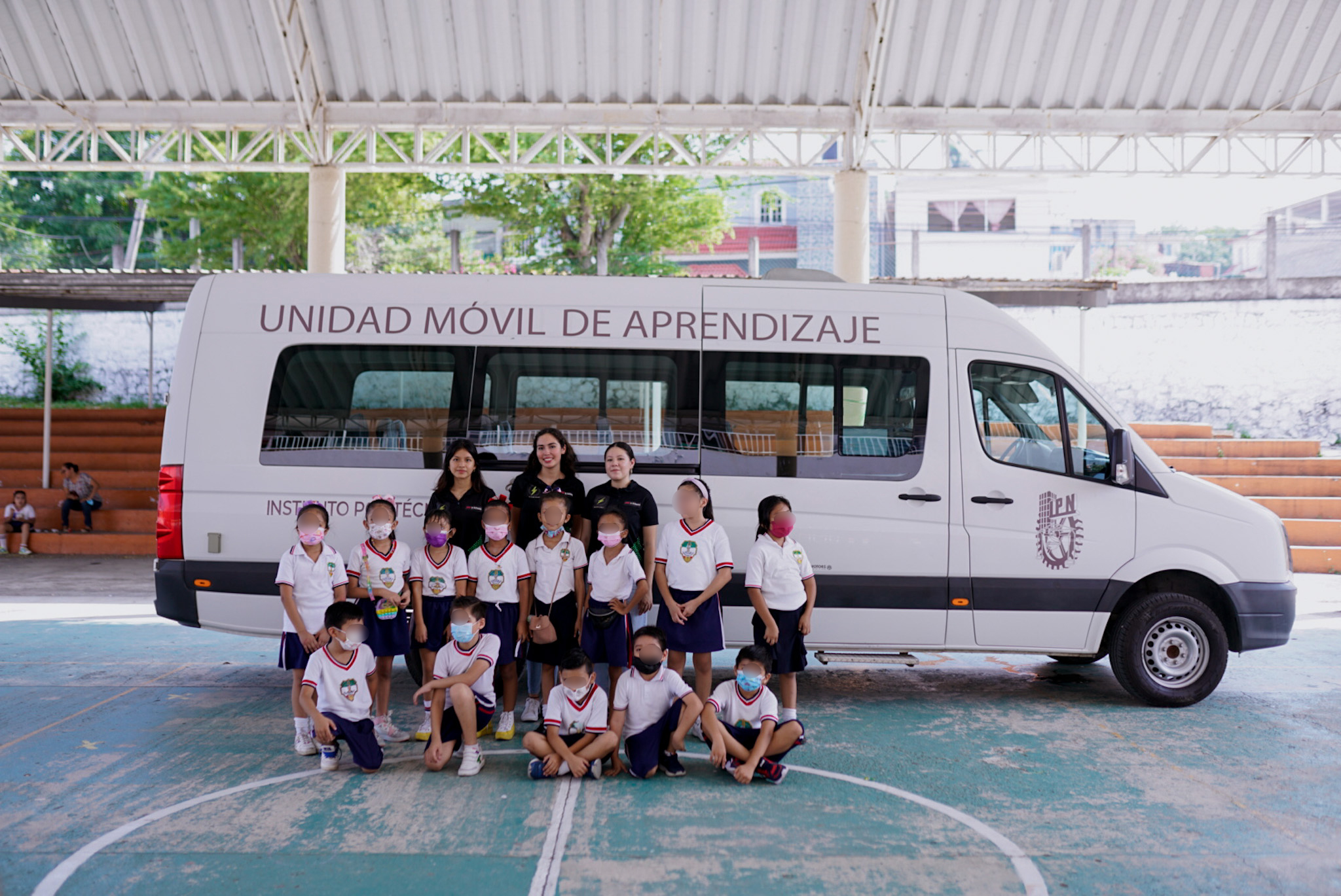 La Unidad Móvil de Aprendizaje llegó a la primaria Concepción Fuentes