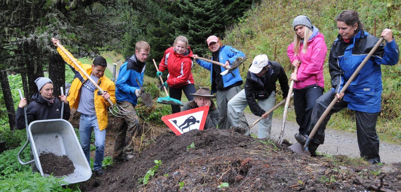 Recepción de documentos para becas de voluntariado en el extranjero