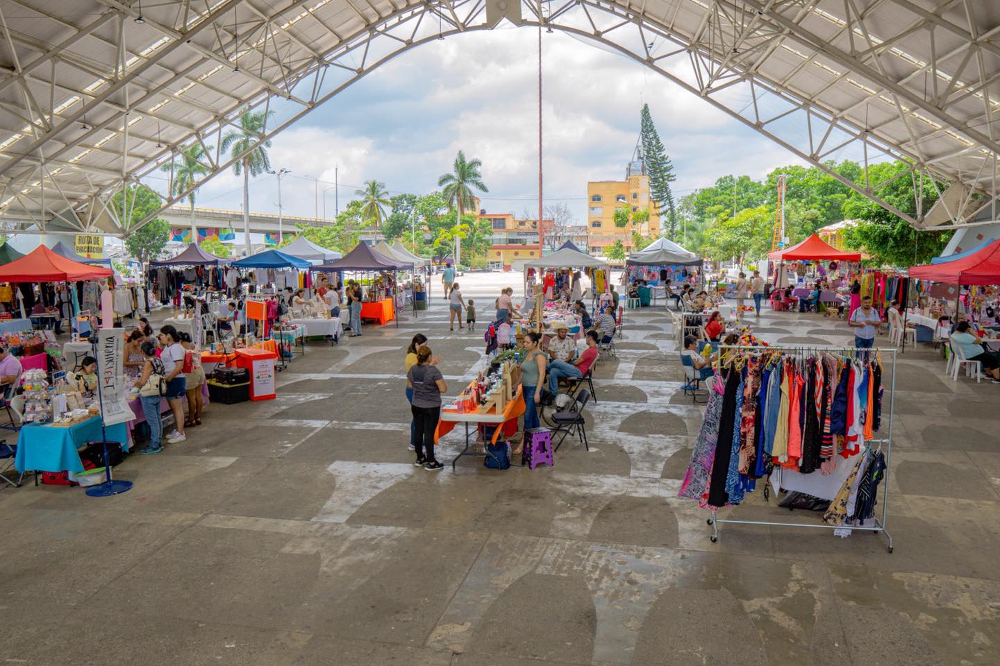 Feria Regional del Joven Emprendedor en Plaza Cívica