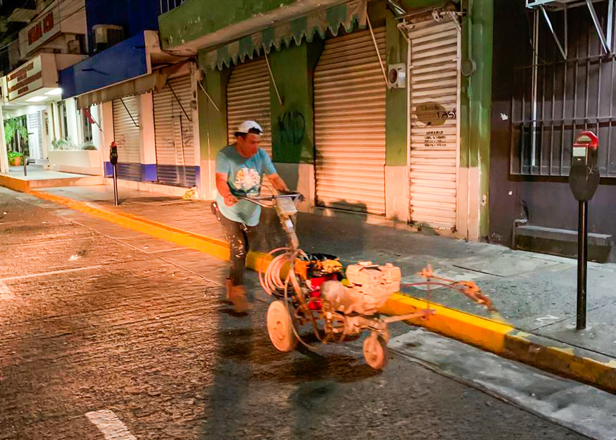 Ayuntamiento de Poza Rica Refuerza Medidas de Prevención de Accidentes con Balizamiento en Zona Centro