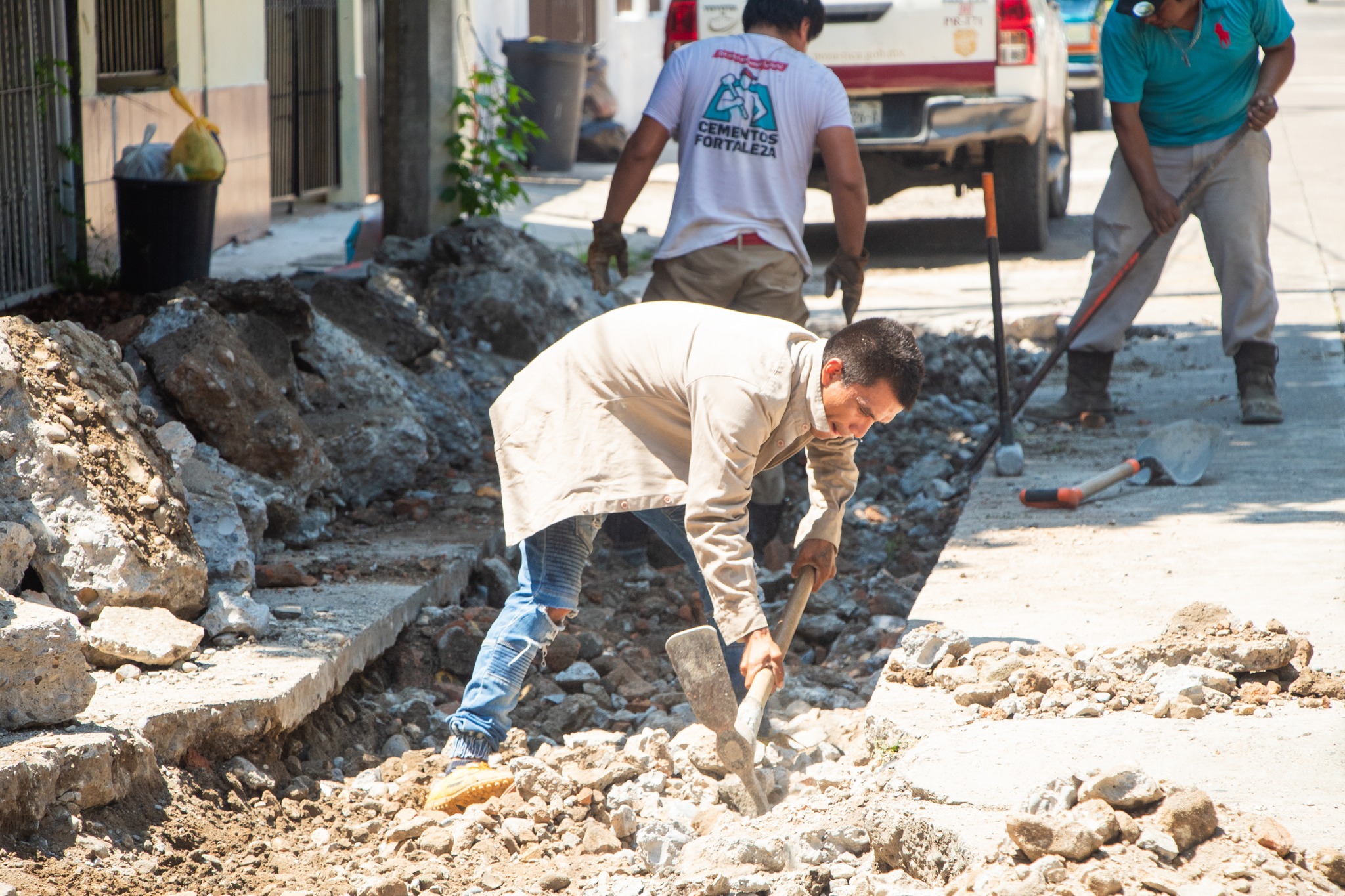 Rehabilitación de Bache en la Calle 26 de la Colonia Cazones
