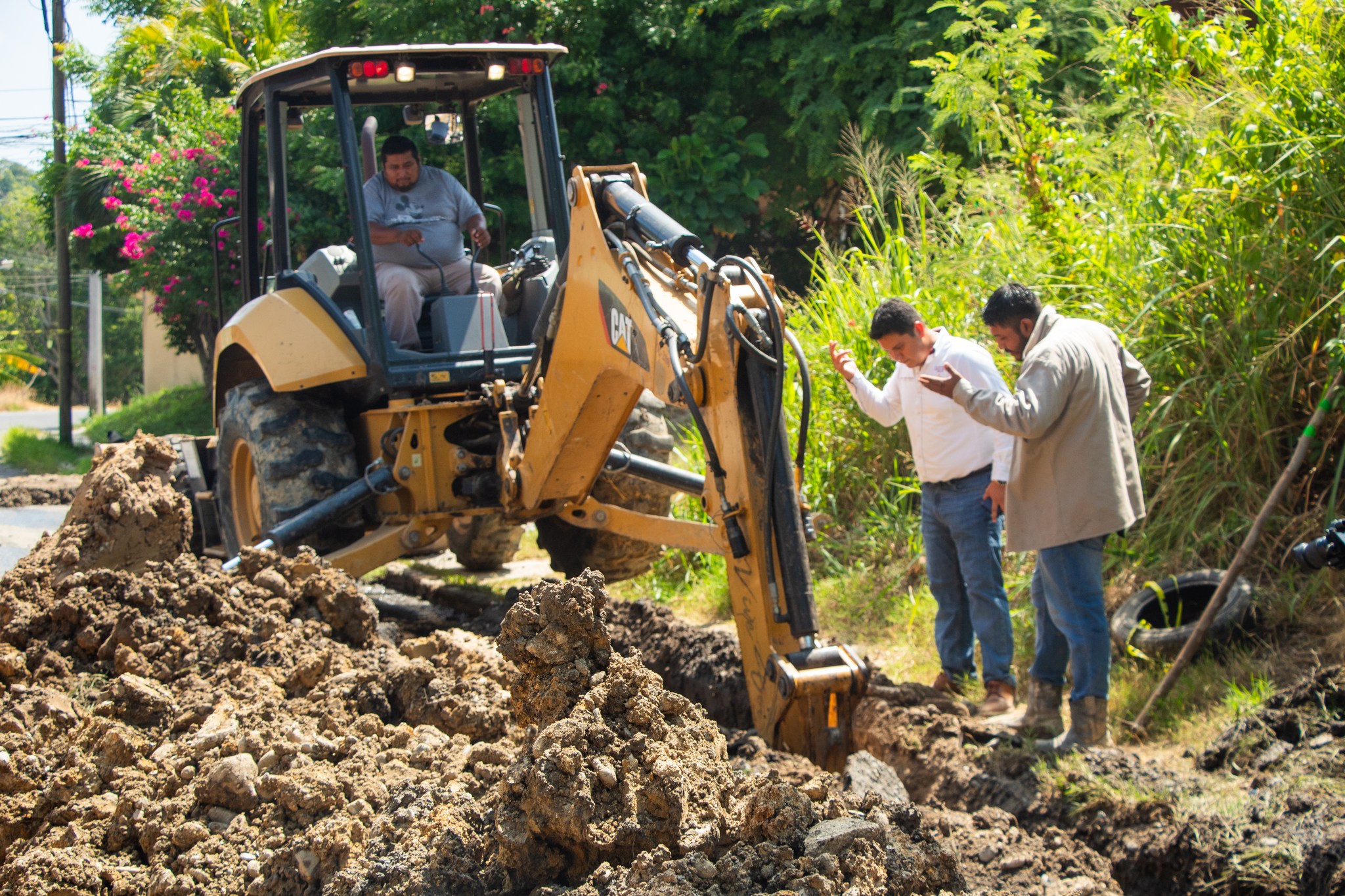 Trabajos de Redireccionamiento de Drenaje en la Colonia Anáhuac