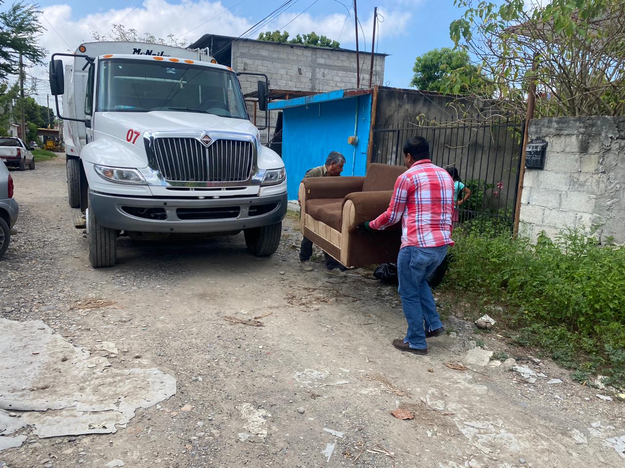 Exitosa Jornada de Descacharrización en la Colonia Villa de las Flores en Poza Rica